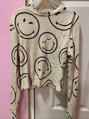 H&M Cream Ribbed Long Sleeve Top with Black Smile Motif